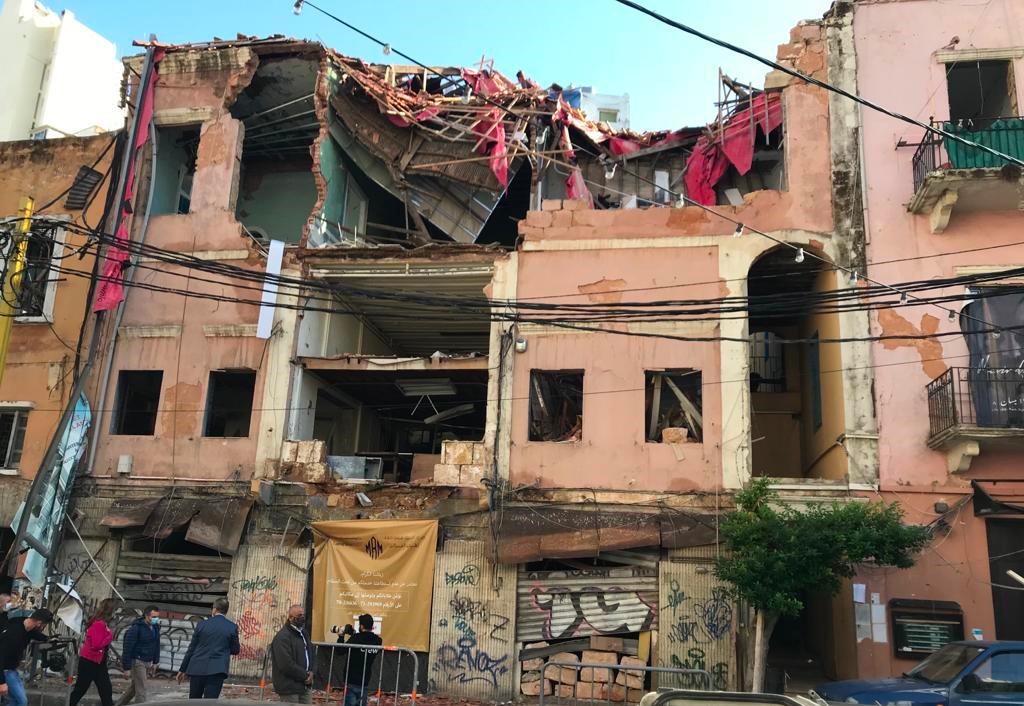 #kerstvooriedereen in Libanon, in de deels verwoeste huizen door de explosie in de haven van Beiroet en in de vluchtelingenkampen: een teken van hoop en wederopbouw